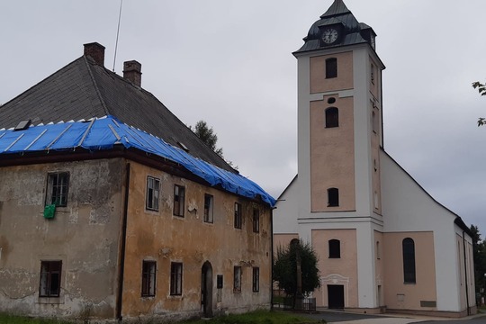 Církve a krize v průběhu staletí