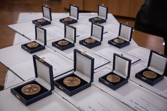 Čestná oborová medaile Františka Palackého za zásluhy v historických vědách